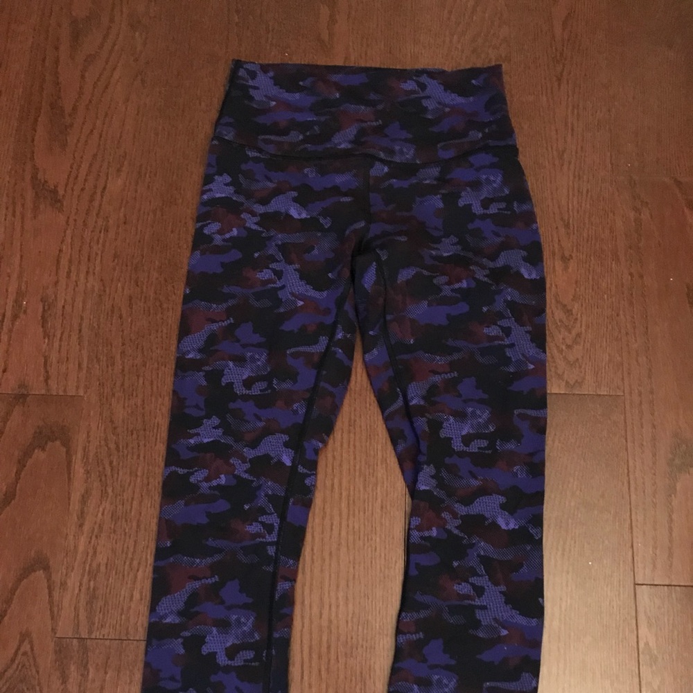 Lululemon size 6 7/8 wunder unders